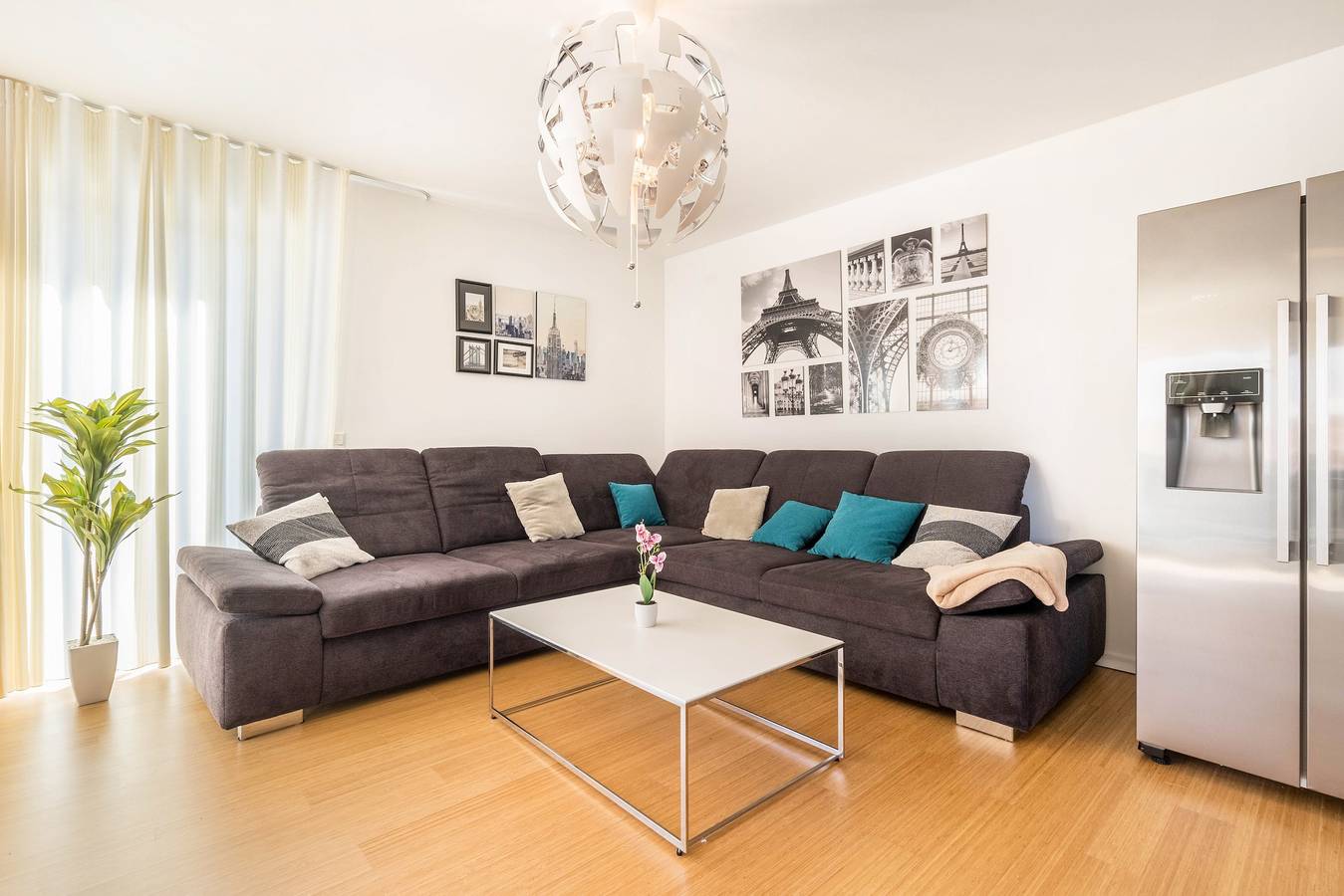 Appartement entier, Appartement Premium 'Sängerstadt Flat Ernst' 150m², 3 chambres, situation centrale, balcon in Finsterwalde, Naturpark niederlausitzer heidelandschaft (Brandenburg)