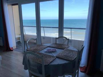 Gîte pour 4 personnes, avec vue et balcon dans Grand Casino de Cabourg