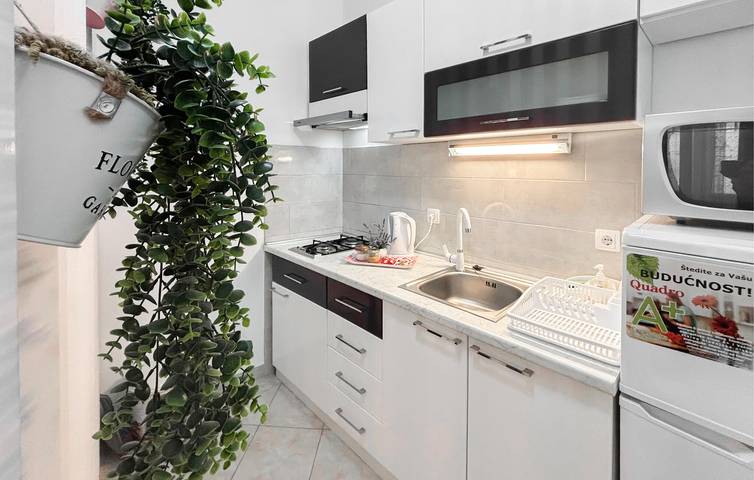 Ganze Ferienwohnung, Gemütliche Ferienwohnung in Opuzen mit WLAN, Küche und nur 300 m vom Fluss entfernt in Dubrovnik-Neretva