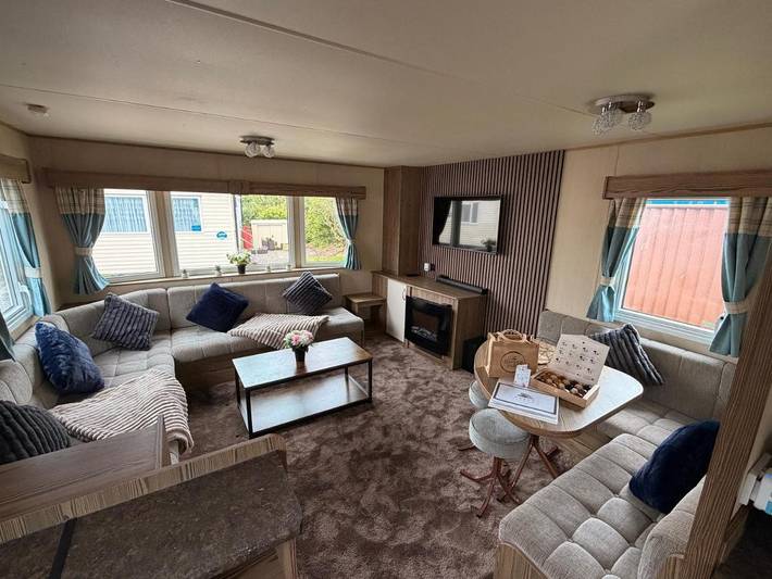 Glamping for 8 people, with garden and pool as well as terrace, with pets in Blackpool