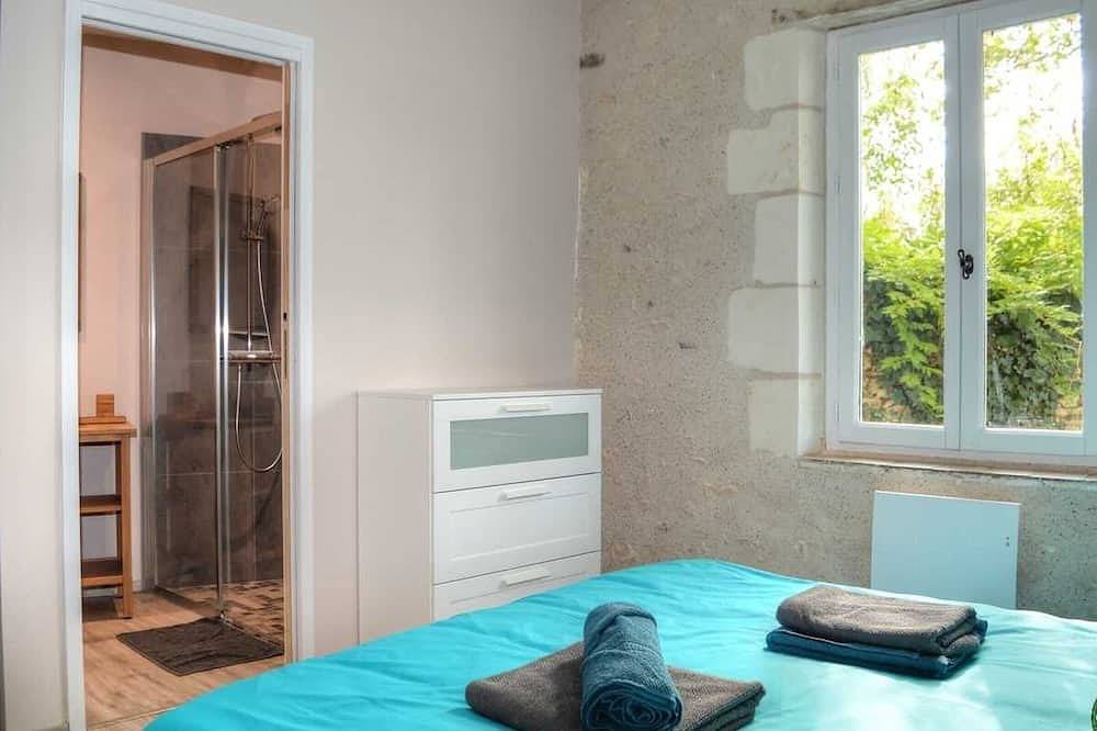 Maison de plain-pied, cour et jardin privé, proche sites touristiques, idéale familles ou amis in Chédigny, Vallée de la Loire