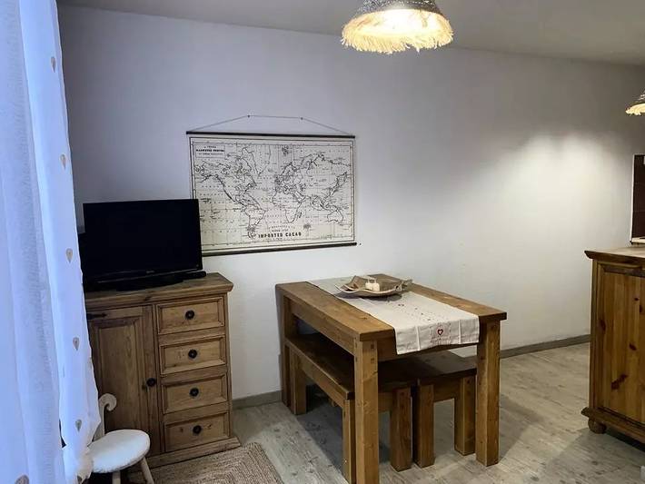 Ganzes Studio, Studio-Kabine mit Balkon, in der Nähe der Pisten in Les Angles, Parc naturel régional des Pyrénées catalanes