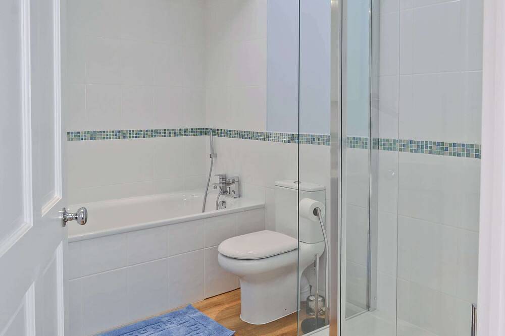 2 bedroom accommodation in Ventnor in Ventnor, Isle of Wight