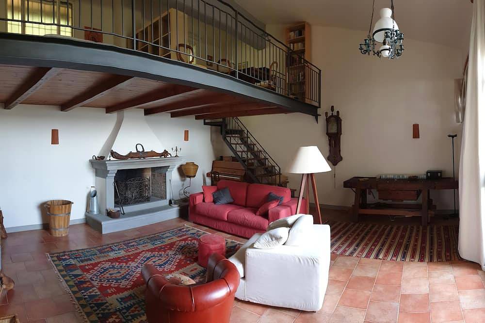 Country Villa - exclusive panorama - excellent location for Pistoia, Florence and Lucca in Pistoia, Pistoia Province