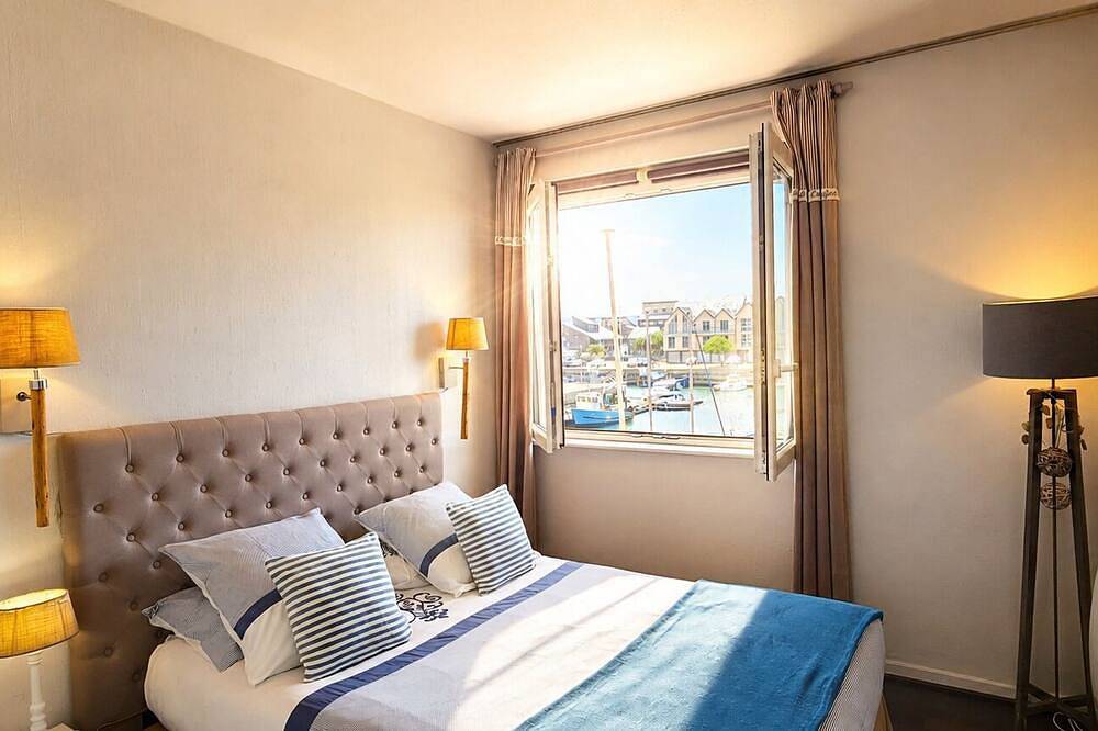 Appartement entier, Triplex magnifique vue mer et bassin marina depuis le balcon, proche du centre in Deauville, Région de Lisieux