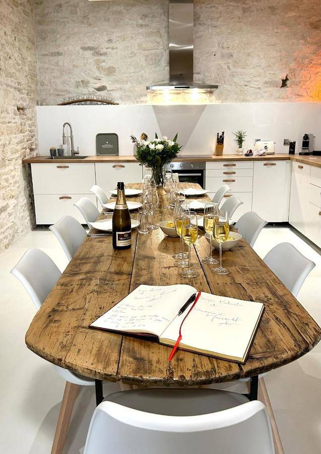 Location de vacances pour 12 personnes, avec jardin ainsi que balcon et vue à Meursault - 4