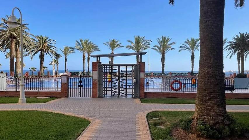 Casa de vacaciones para 3 personas, con Jardín y Piscina en Axarquía