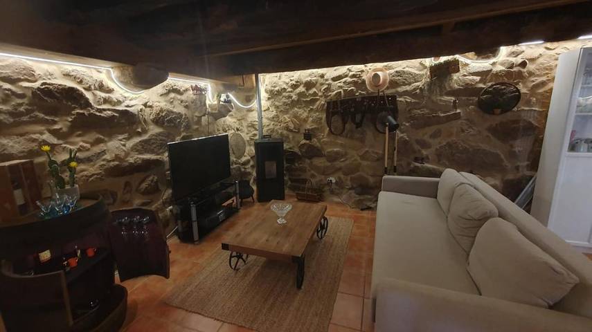 Location de vacances pour 6 personnes, avec terrasse et vue, animaux acceptés dans Tourém - 3