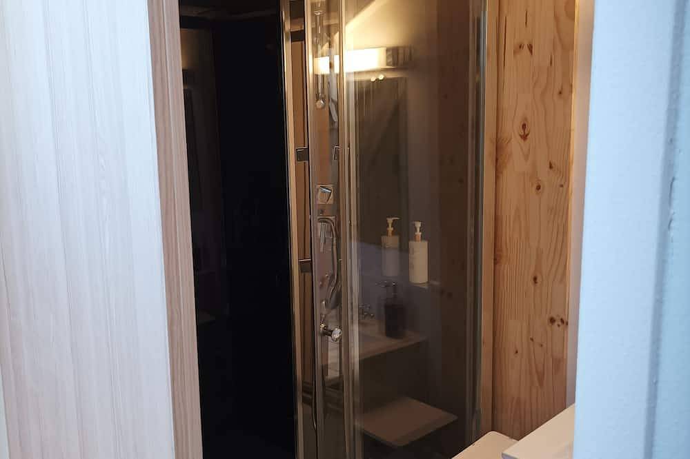 Appartement entier, Chez Yahmz à la ville, studio minimaliste au coeur du centre ville de Nemours in Nemours, Seine-et-Marne
