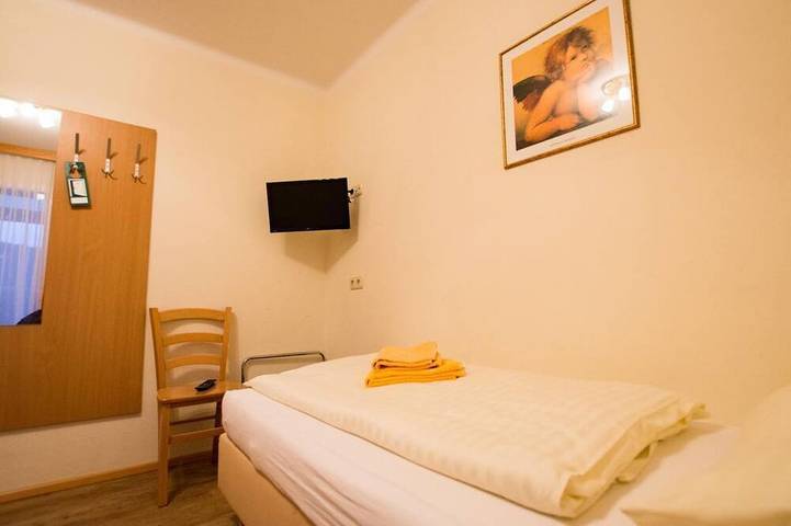 Appartement Nr. 31, Toilette und Dusche getrennt - Gästehaus Leypold in Murau, Murau (Kreischberg)