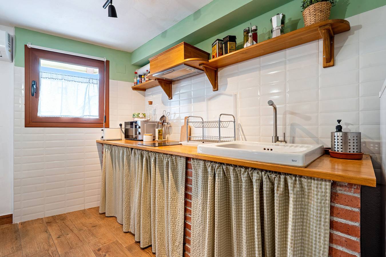 Apartamento entero, L'escambell  grau del llop. apto. turismo rural. in Ulldemolins, Montsant DO