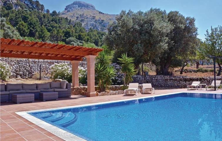 Location de vacances pour 12 personnes, avec terrasse et piscine à Estellencs - 2
