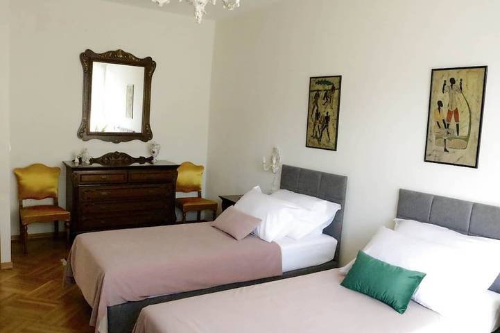 Luxury Suite Jasmin-Two Bedroom Suite with Hot Tub in Split, Condado de Split-Dalmacia
