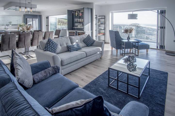 Sunrise  - 5 Bedroom Holiday Home - Pendine in Carmarthenshire