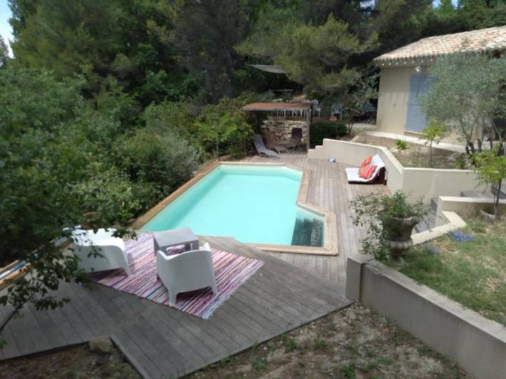 Location de vacances pour 2 personnes, avec piscine ainsi que jardin et vue à Buisson - 2