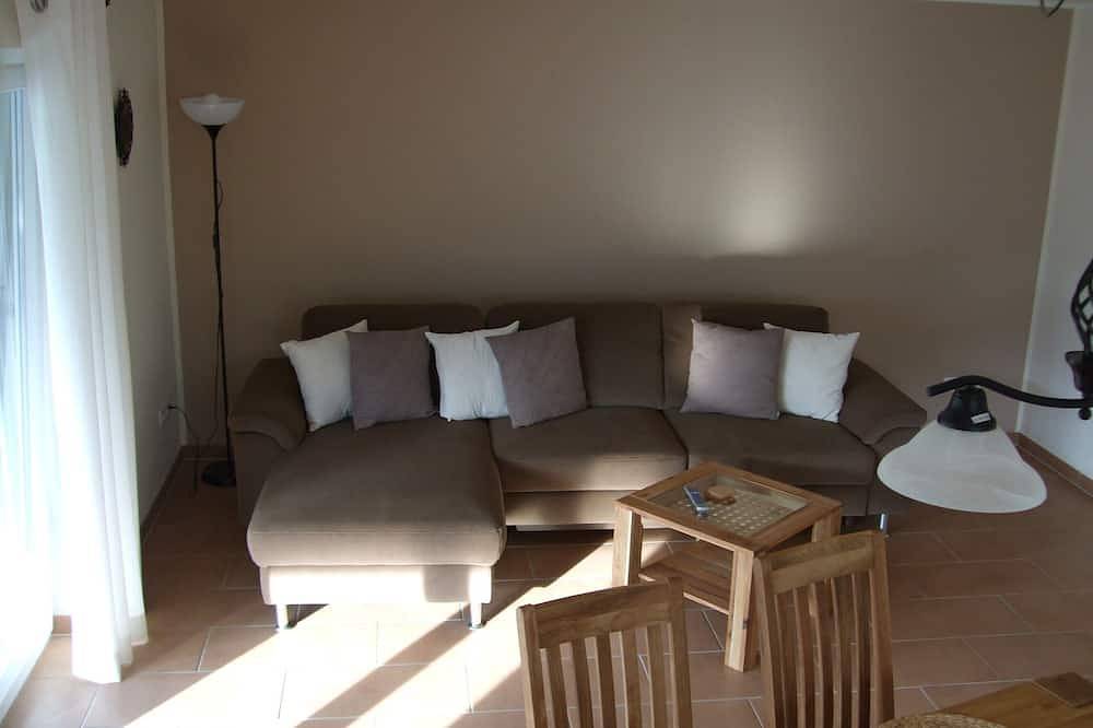 ****Komfort-Fewo Kleines Kylltal in Oberstadtfeld/Eifel, 30 qm große Südterrasse in Oberstadtfeld, Vulkaneifel