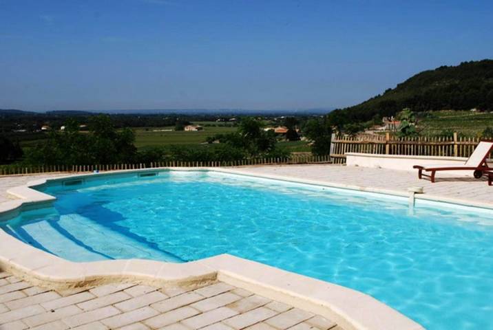 Appartement de vacances pour 6 personnes, avec vue ainsi que piscine et jardin, animaux acceptés