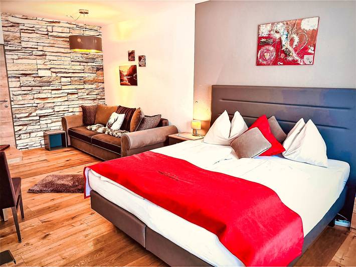 Vakantiewoning voor 4 personen, with Balkon and Terras as well as Tuin and Zwembad in Gosau