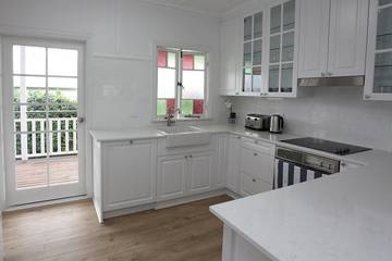 Holiday Home for 9 People in Moffat Beach, Sunshine Coast, Photo 1