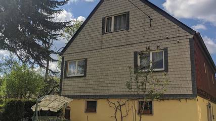 Ferienhaus für 7 Personen, mit Terrasse und Garten in Sehmatal