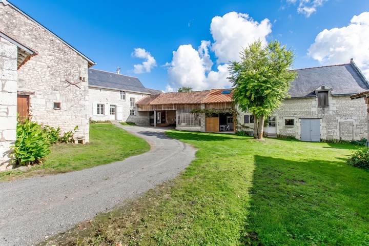 Location de vacances pour 12 personnes, avec Terrasse et Jardin à Assay