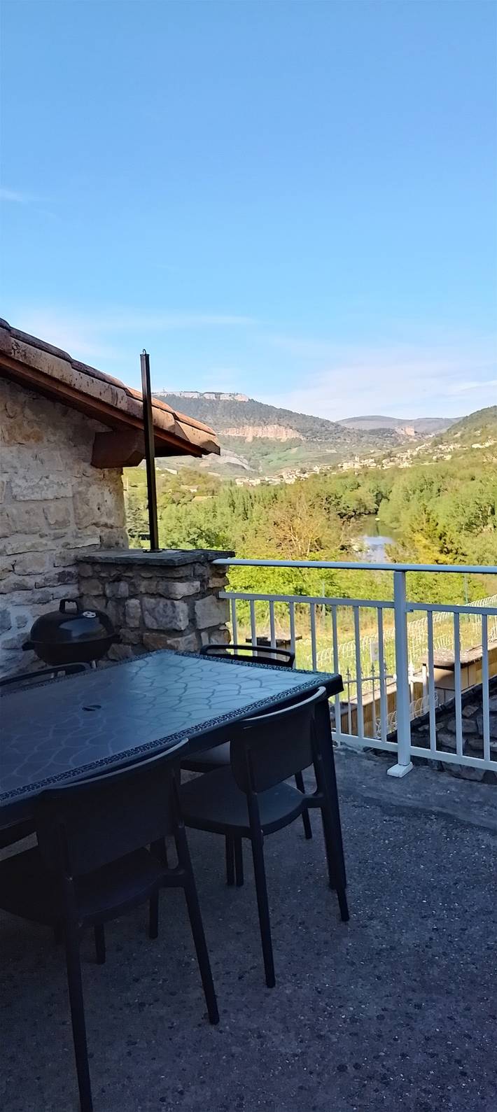 Gîte pour 6 personnes, avec terrasse et jardin, animaux acceptés