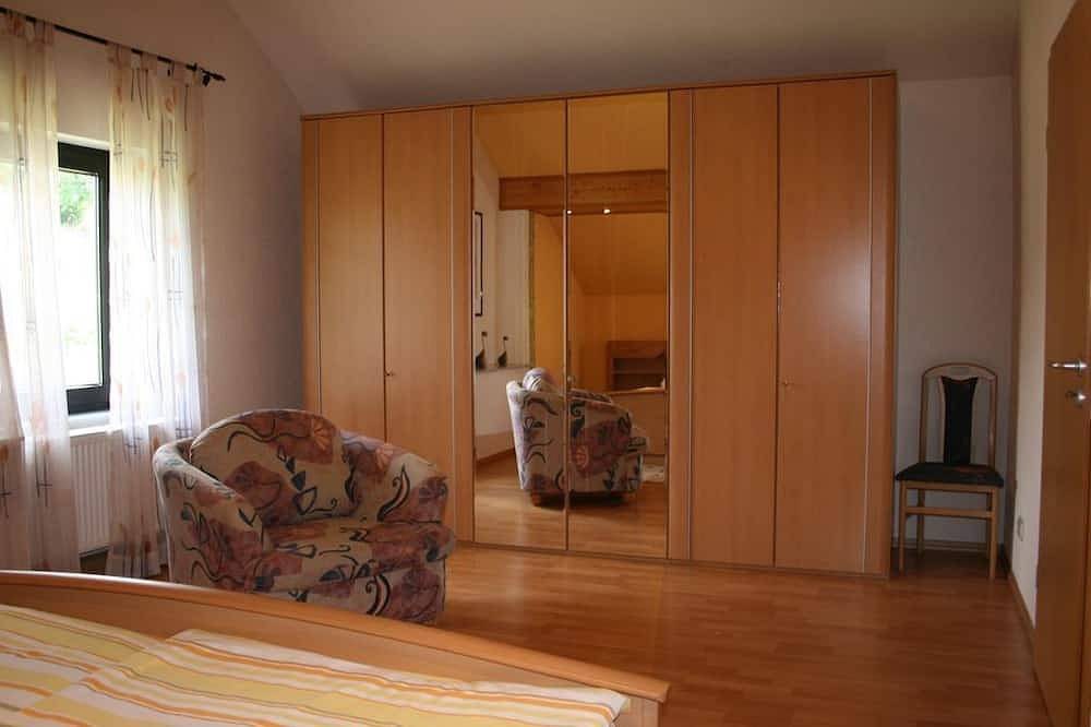 Ganze Wohnung, Ferienwohnung Hockelmann - 2-Bettwohnung -Nichtraucher- in Densborn, Vulkaneifel