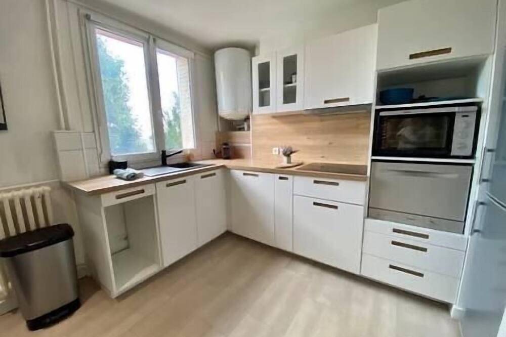 Entire apartment, Magnificent F3 with free on-site parking. in Clermont-Ferrand, Volcans d'Auvergne Regional Nature Park