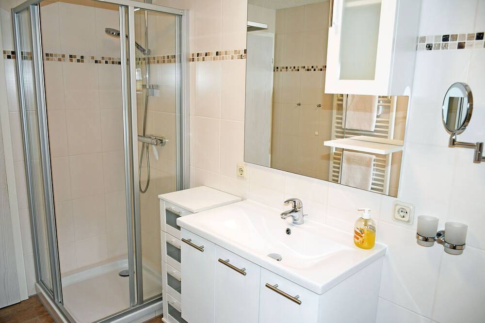 Ganze Wohnung, Ferienwohnung Marie an der Granitz in Serams, Zirkow