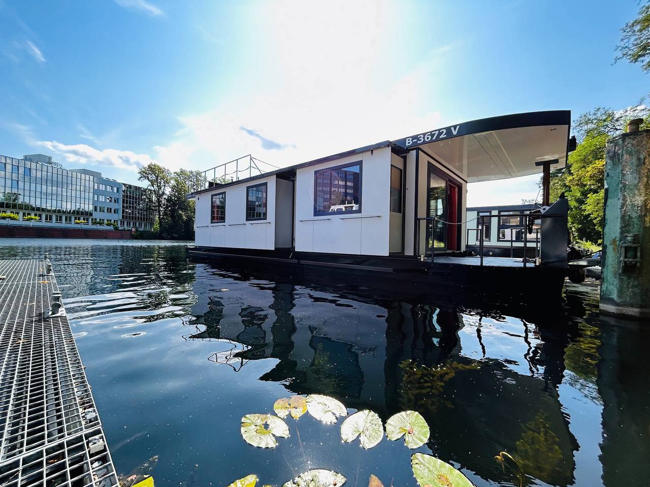 Schwimmendes Ferienhaus in Berlin in Treptow - Köpenick, Berlin