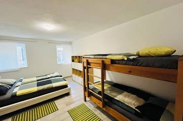 Lodge for 6 Guests in Lugano, Western Alps, Picture 3