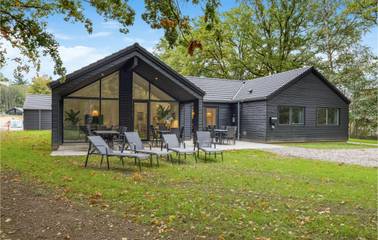 Ferienhaus für 18 Personen, mit Seeblick und Sauna sowie Garten, mit Haustier in Krakow am See