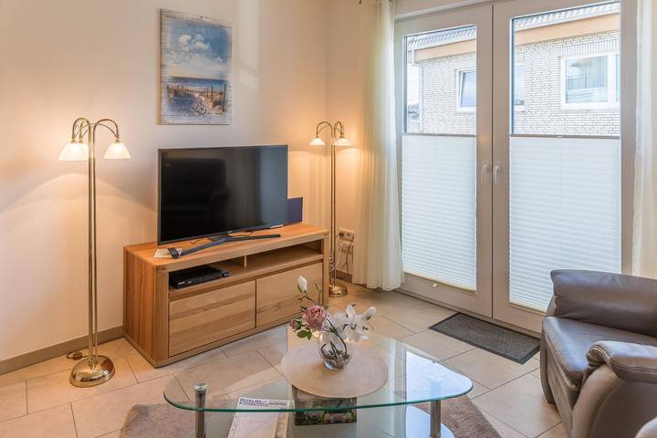 Ganze Wohnung, "Haus Stadtvilla Whg. 3". Zentrale Ferienwohnung für 2 Personen, mit Hund in Hafen Büsum, Büsum
