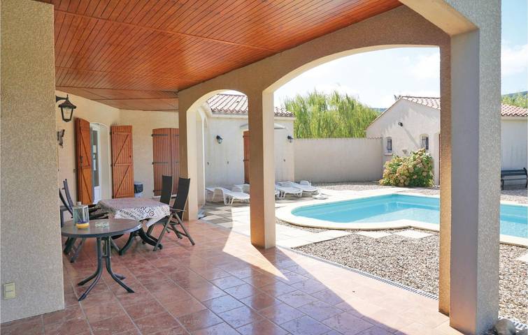 Location de vacances pour 6 personnes, avec piscine ainsi que terrasse et jardin à Prades-sur-Vernazobre - 4