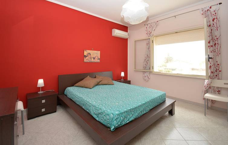 Apartamento vacacional entero, Apartamento con terraza y vistas al mar cerca de la playa de Punta Secca in Casuzze, Santa Croce Camerina