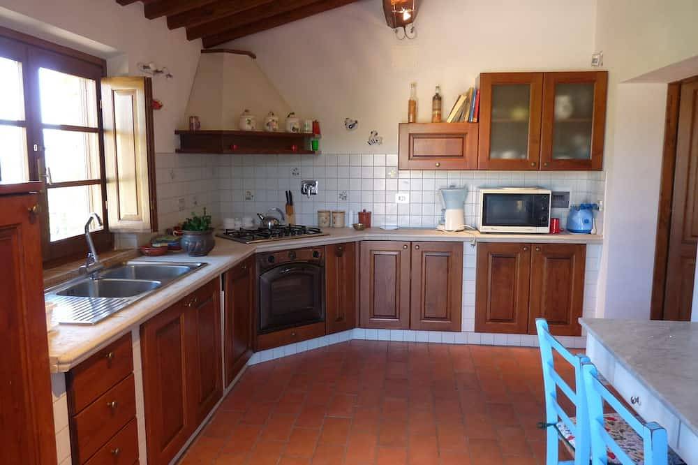Vecchio casale con piscina privata al confine tra Umbria e Toscana in Città della Pieve, Perugia e dintorni