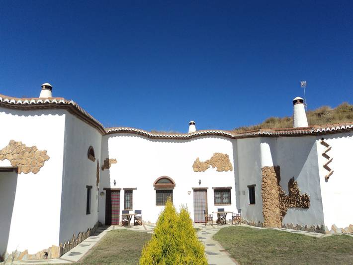 Cueva para 2 personas, con terraza además de piscina y jardín, Familias con niños en Provincia de Granada