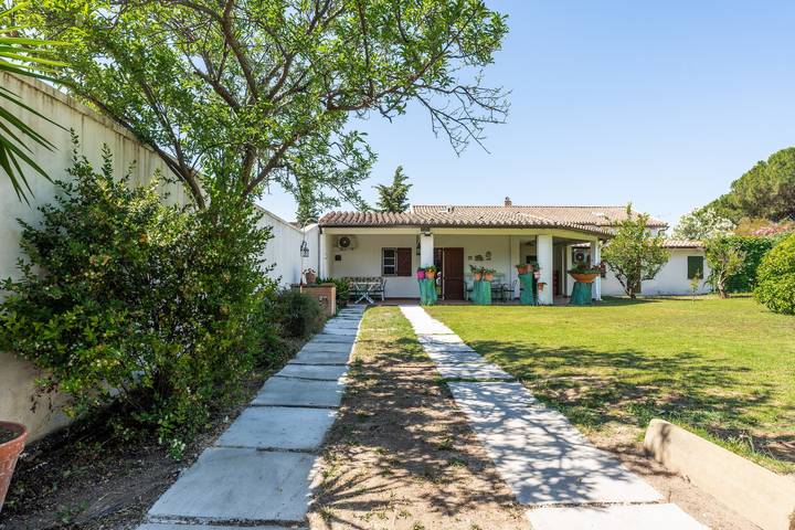 Casa vacanze 'Giardino Del Melograno' con terrazza privata, Wi-Fi e aria condizionata in Poetto (Cagliari), Quartu Sant'Elena