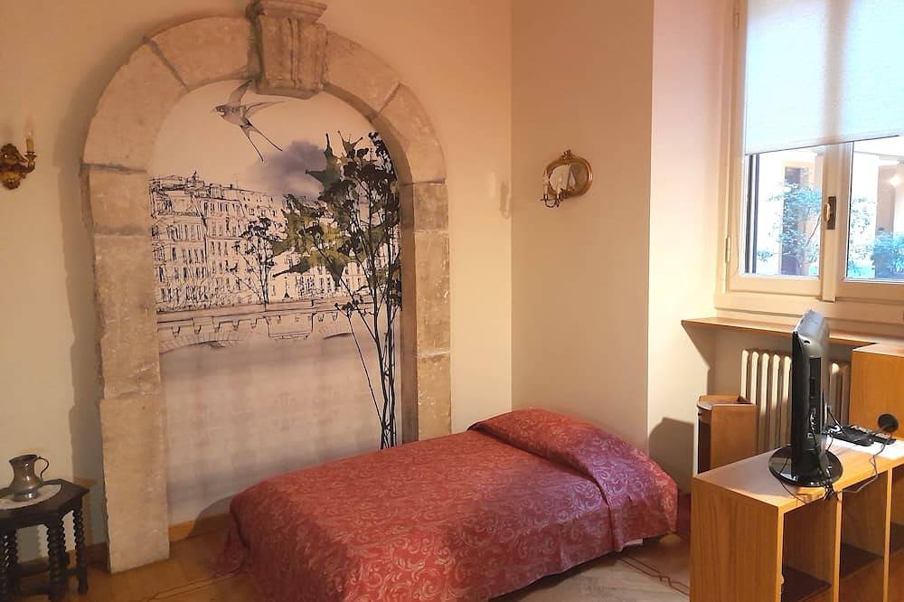 Ganze Wohnung, In a quiet and elegant setting 600m from Duomo ideal for couples and families in Mailand, Mailand Provinz