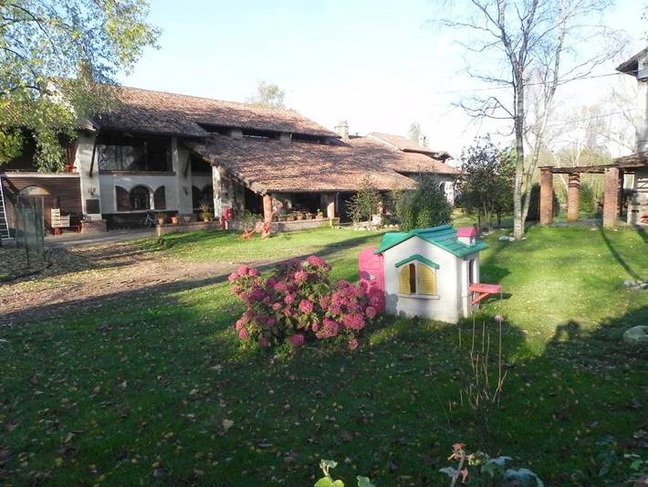 Appartamento per 3 persone, con Terrazza e Giardino nonché Panorama a Abbiategrasso