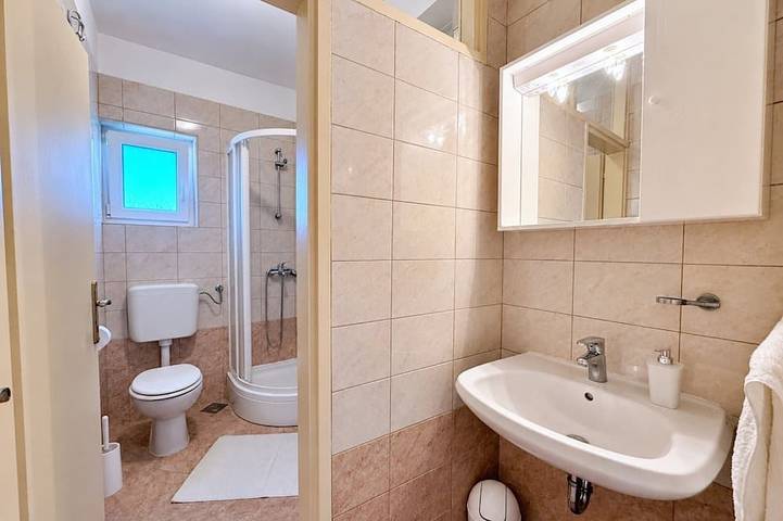 Appartement entier, Appartement de deux chambres avec la terrasse et la vue sur le mer Silo, Krk in Silo (Krk), Krk