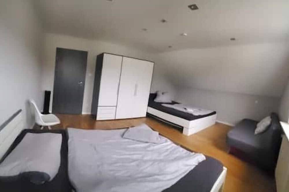 Ganze Wohnung, Großzügige Dg Wohnung《Kehr wieder》für 1-8 Personen bestens familiengeeignet in Bexbach, Saarpfalz-Kreis
