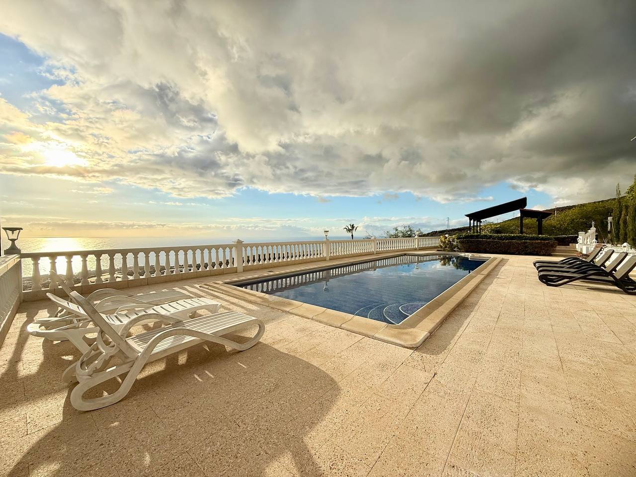 Villa "Tequila" with Sea View, Private Pool & Wi-Fi in Barrio Los Menores, Adeje