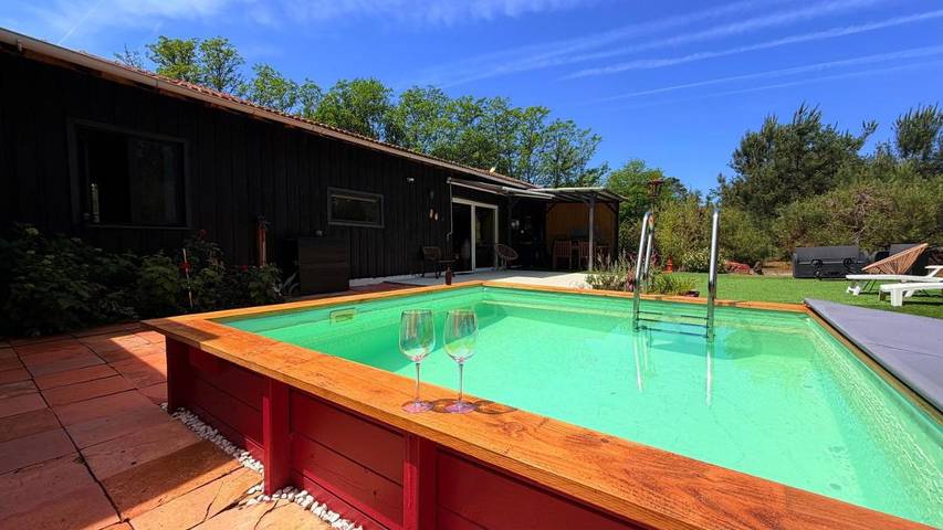 Location de vacances pour 4 personnes, avec vue ainsi que jardin et piscine à Pissos - 3