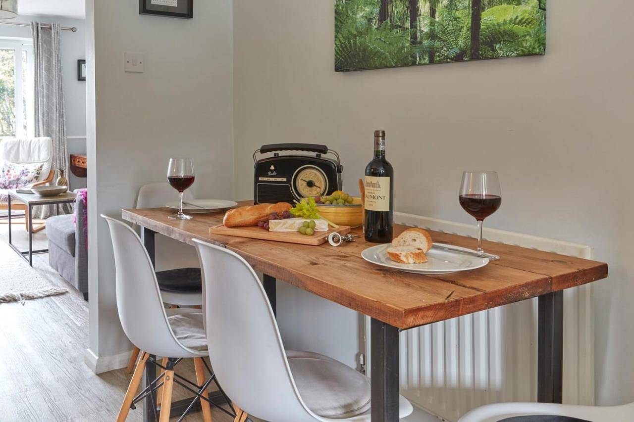 Cinque Ports Snug by Coaste - mins from Sea & Golf Course in Deal, Kent