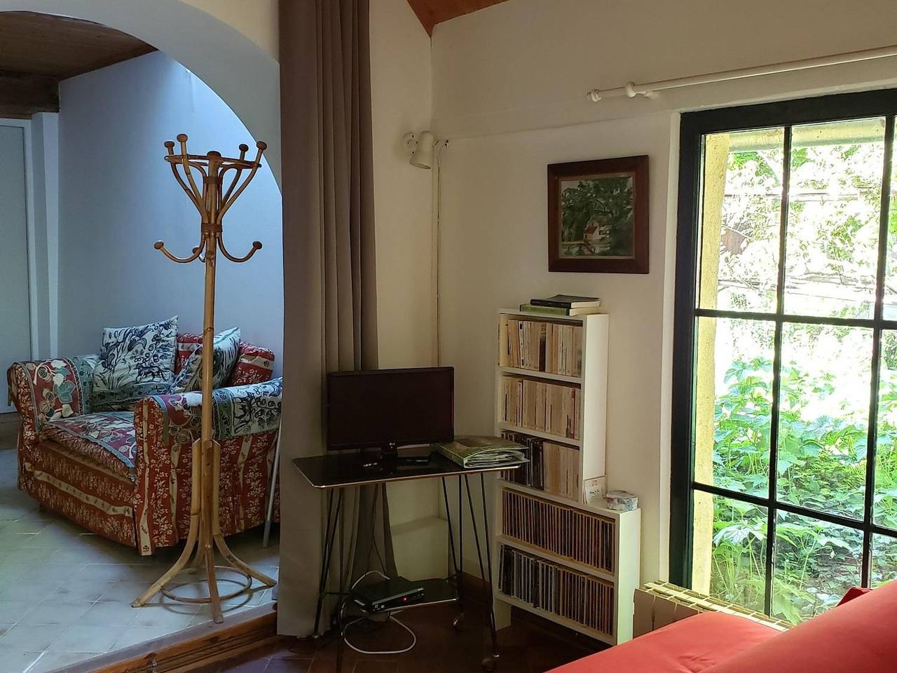 Maison de charme avec terrasse et jardin, proche commerces in Saint-Privé, Région d'Auxerre