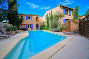 Hôtel pour 2 personnes, avec piscine et terrasse à Mas-Blanc-des-Alpilles
