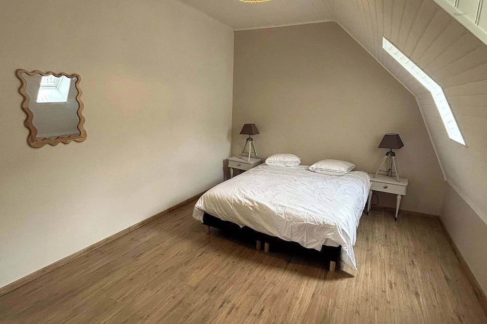 Entire apartment, Large duplex in the heart of Murat in Volcans d'Auvergne Regional Nature Park