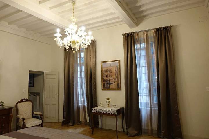 Ganze Wohnung, Luxus-Apartment im Hotel Alfonce aus dem 17. Jahrhundert private Villa in Pézenas, Mittelmeerküste (Frankreich)
