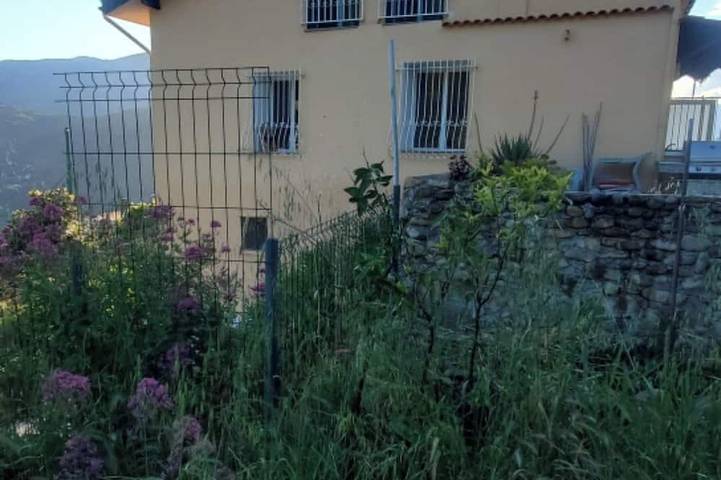 Peaceful 3-bedroom country house in charming Trinità awaits you in Camporosso, Ligurische Alpen
